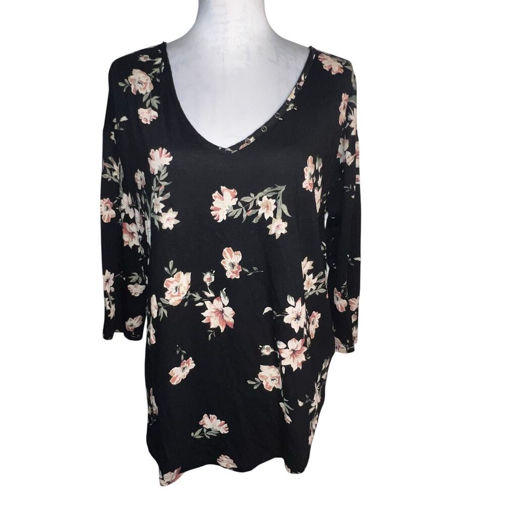 Maurices 24/7 Women's Size L Button Accent Deep V Knit Black Floral Tunic Top